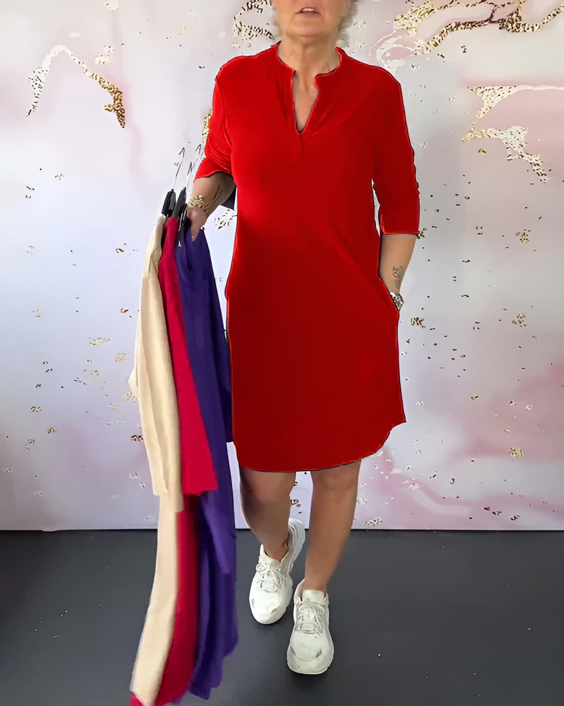 Erika™ | Enfärgad klänning med V-ringning